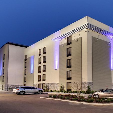 Holiday Inn Express & Suites Jackson Downtown - Coliseum, An Ihg Hotel Exterior photo