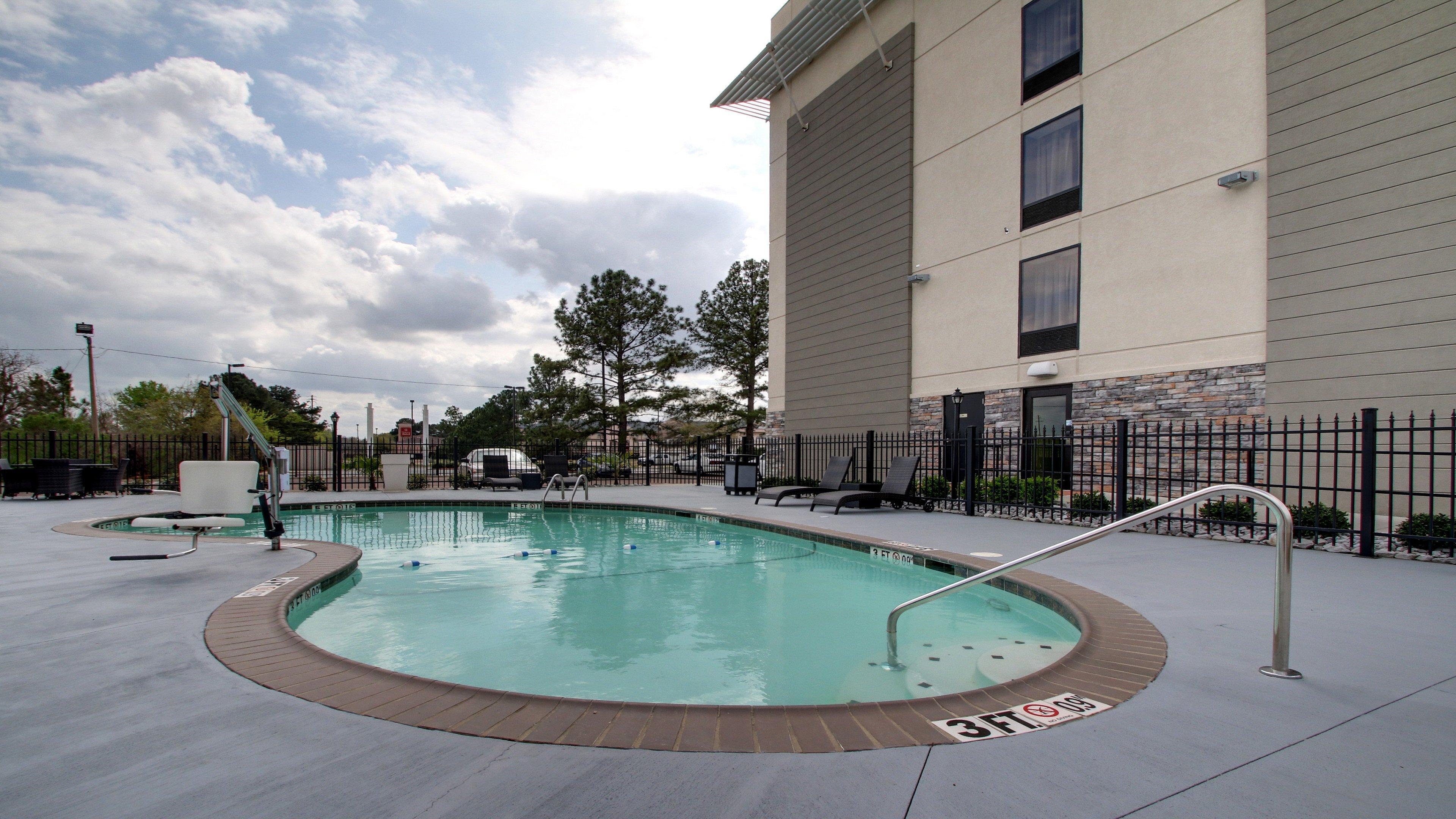 Holiday Inn Express & Suites Jackson Downtown - Coliseum, An Ihg Hotel Exterior photo